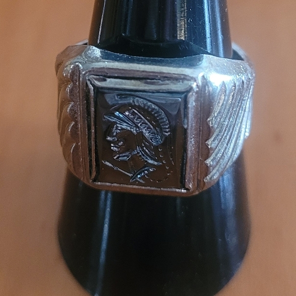 Vintage - Carved Hematite Intaglio Trojan Centurion Warrior Ring - Picture 2 of 4